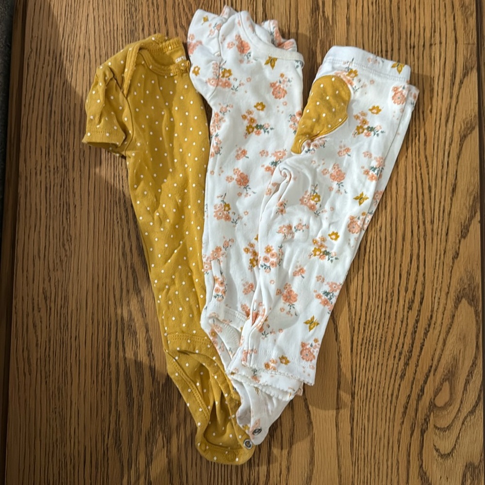 Baby’s outfit set